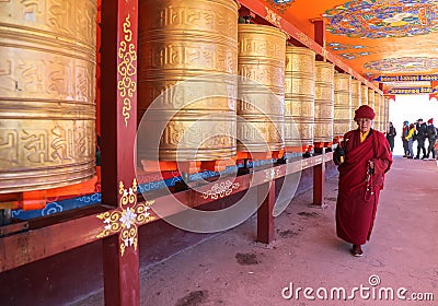 YARCHEN GAR, THE WORLDÂ´S SECOND BIGGEST BUDDHIST SCHOOL IN SICHUAN, CHINA Editorial Stock Photo